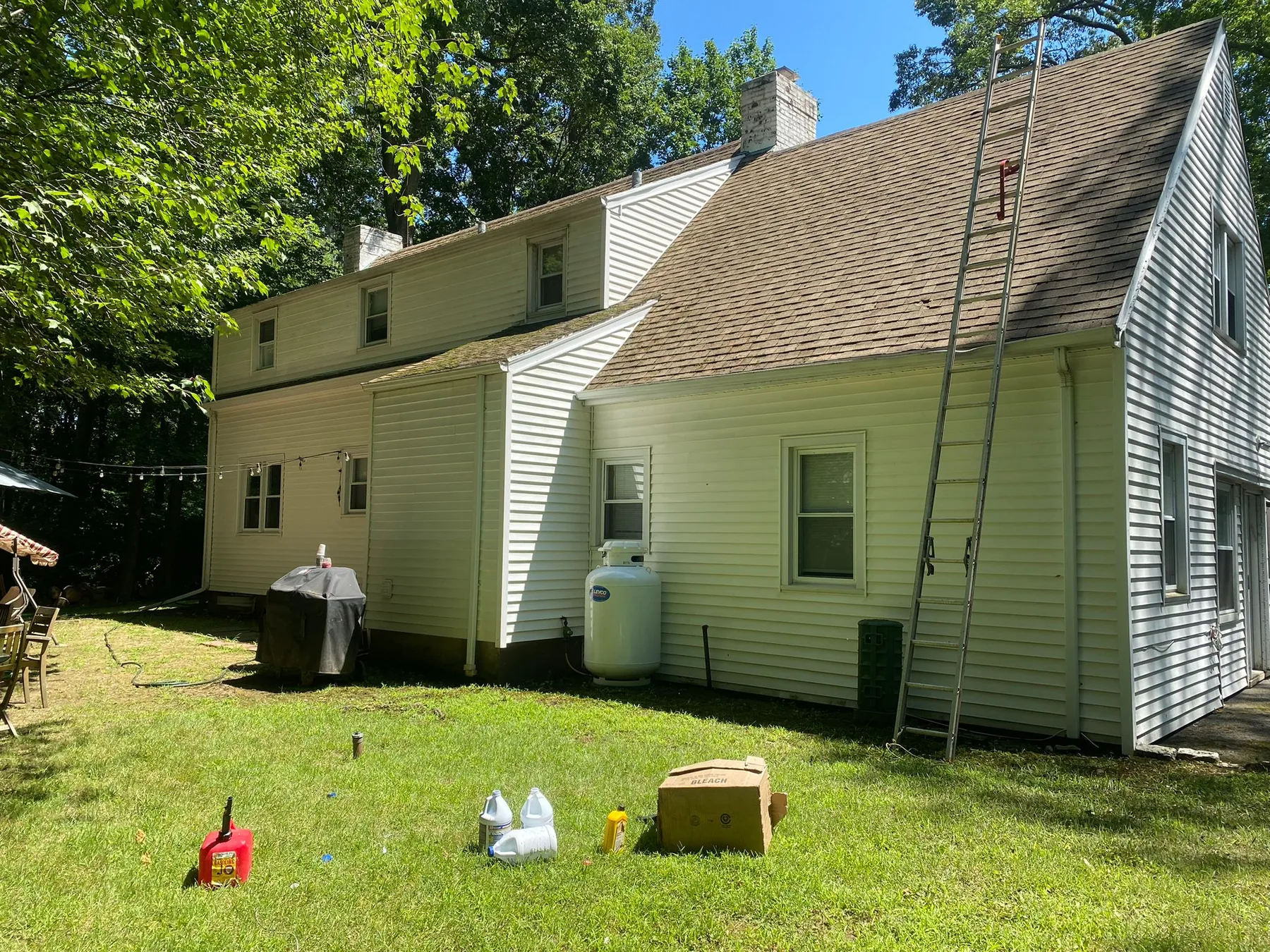 Exterior siding cleaning project